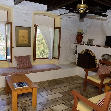 Вилла Arbeli House Mandraki  Экстерьер фото