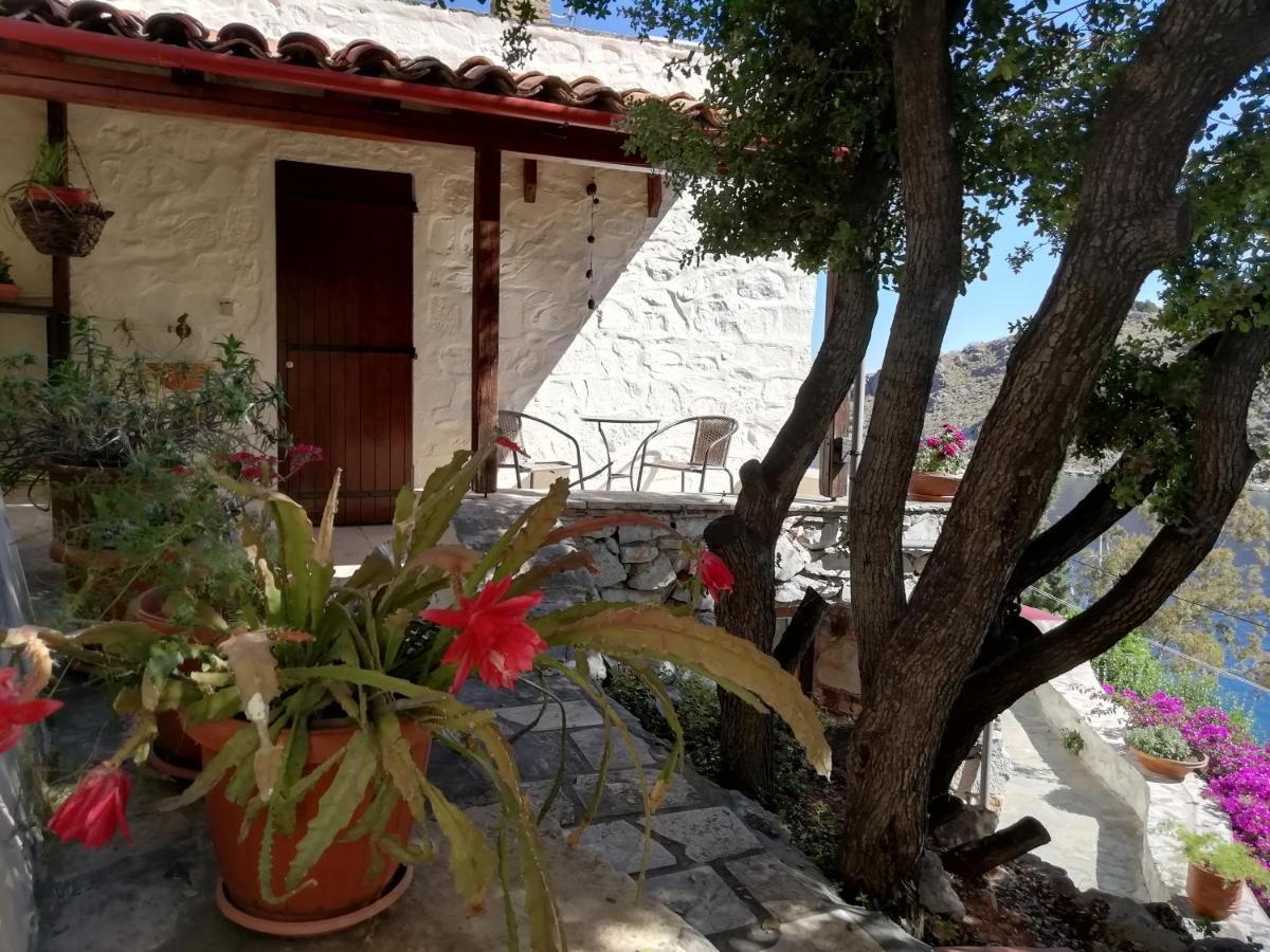 Вилла Arbeli House Mandraki  Экстерьер фото